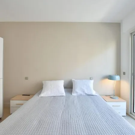 3-room In The Heart Of *